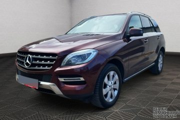 Salon PL Jasne skóry Pneumat El.klapa El.fotele Bi xenon + led